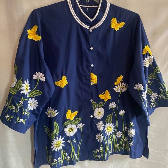 EUC Vintage Cuchi Blue Embroidered Button Down Blouse size 2X - Picture 2 of 7